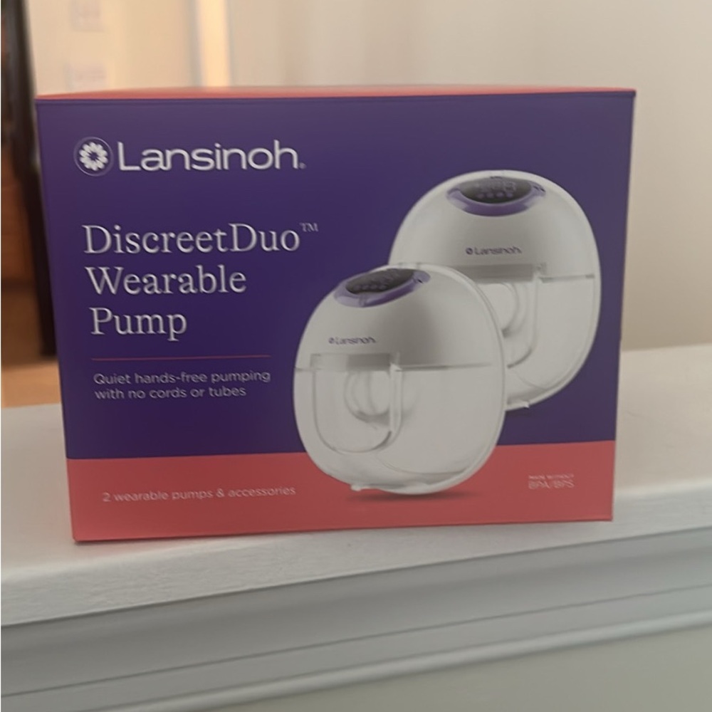 Lansinoh Discreet Duo Wearable Pump in Purple and White